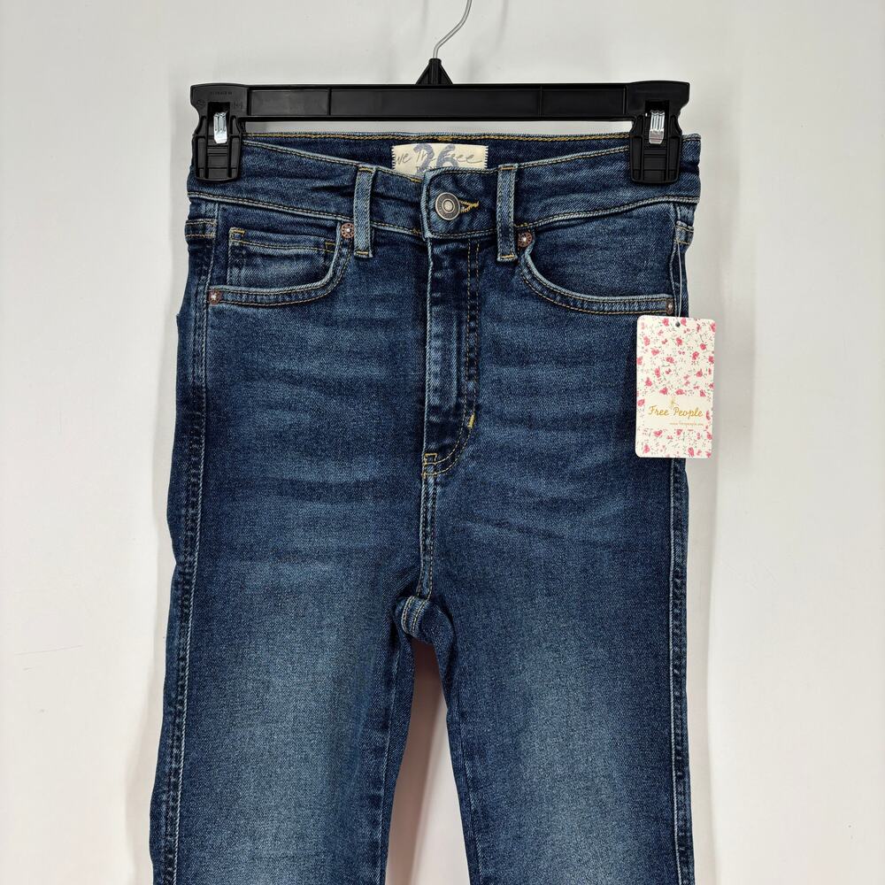 Free People Frayed-Hem Skinny Capri Jeans Blue Size 26 MSRP $78 NWT - Picture 8 of 8